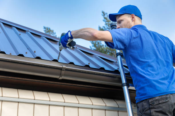 Best Roof Moss and Algae Removal  in Yelm, WA